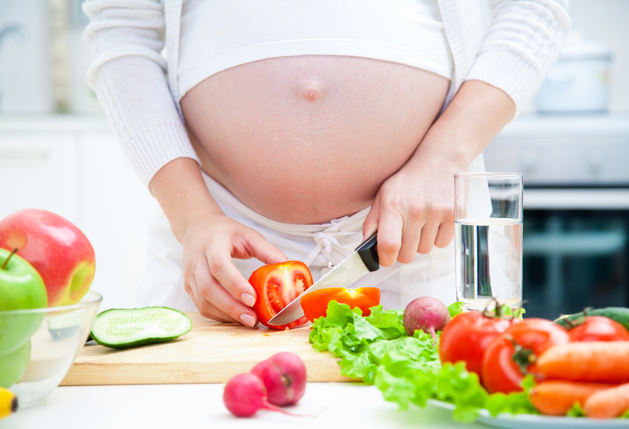 3 tháng đầu thai kỳ các mẹ bầu cần lưu ý những chế độ dinh dưỡng nào