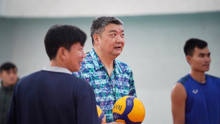 Chuyên gia Li Huang Ning chia tay với tuyển bóng chuyền nam do dịch Covid